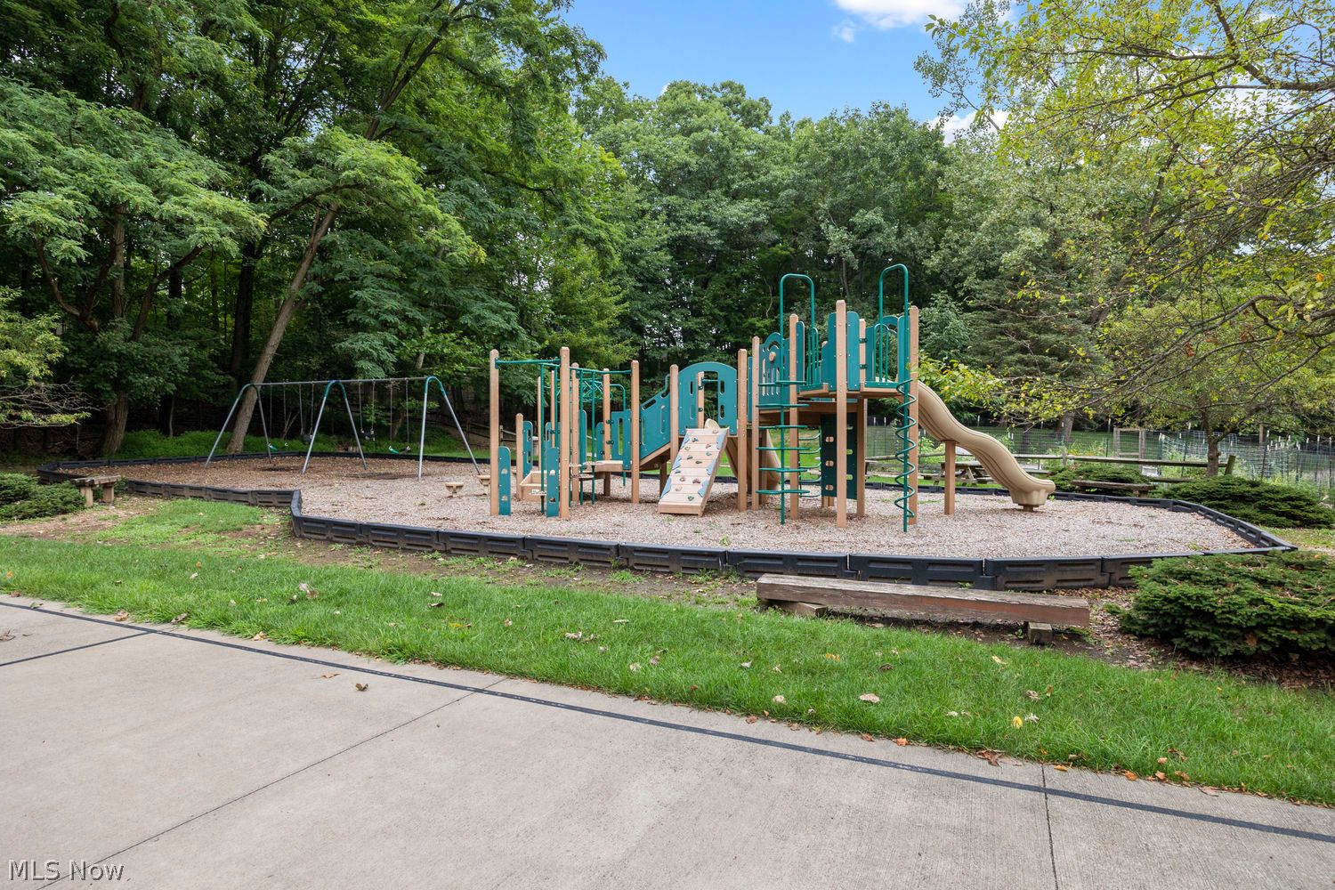 11979 The Bluffs Strongsville OH 44136