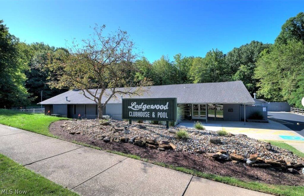 11979 The Bluffs Strongsville OH 44136