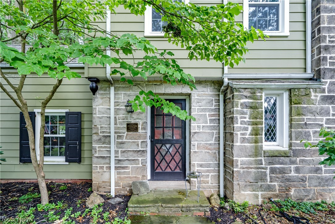 4129 Oak Knoll Drive Youngstown OH 44512