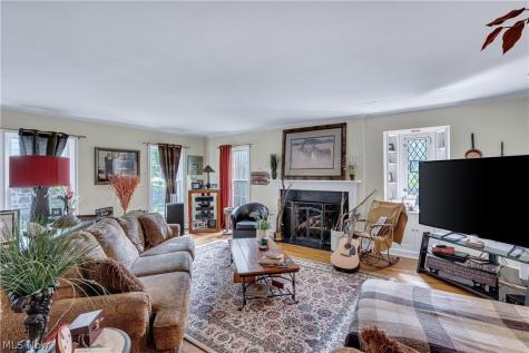 4129 Oak Knoll Drive Youngstown OH 44512