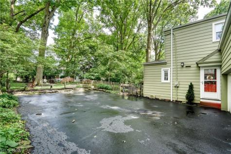 4129 Oak Knoll Drive Youngstown OH 44512