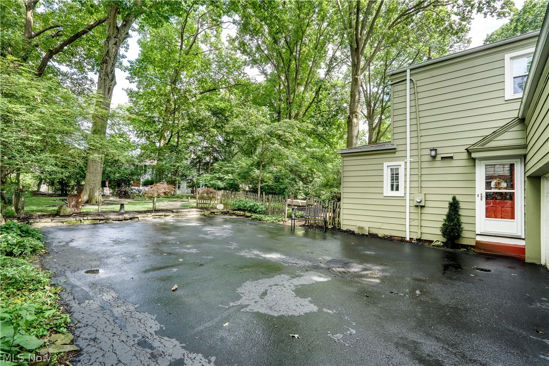 4129 Oak Knoll Drive Youngstown OH 44512