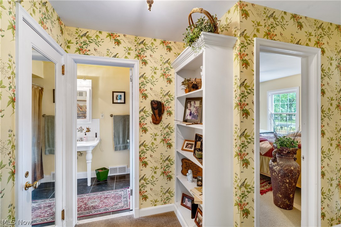 4129 Oak Knoll Drive Youngstown OH 44512