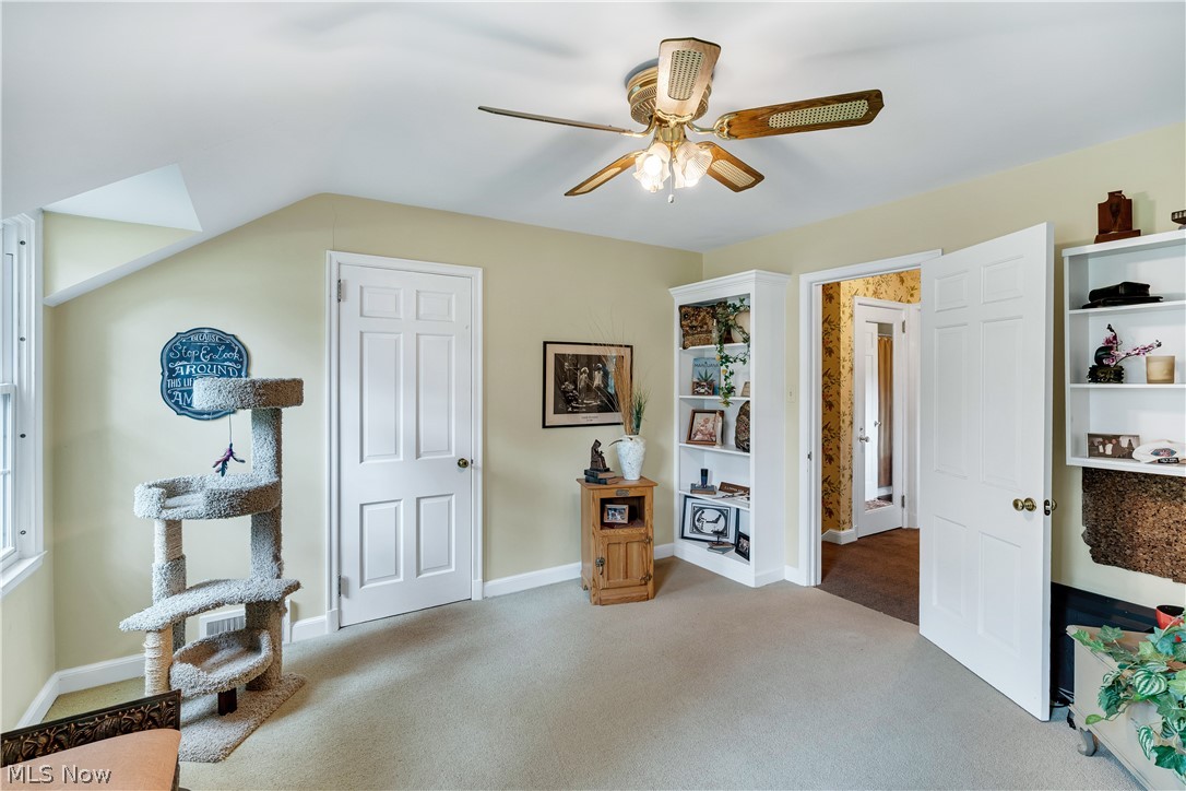 4129 Oak Knoll Drive Youngstown OH 44512