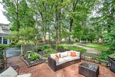 4129 Oak Knoll Drive Youngstown OH 44512