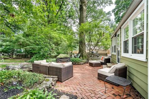 4129 Oak Knoll Drive Youngstown OH 44512