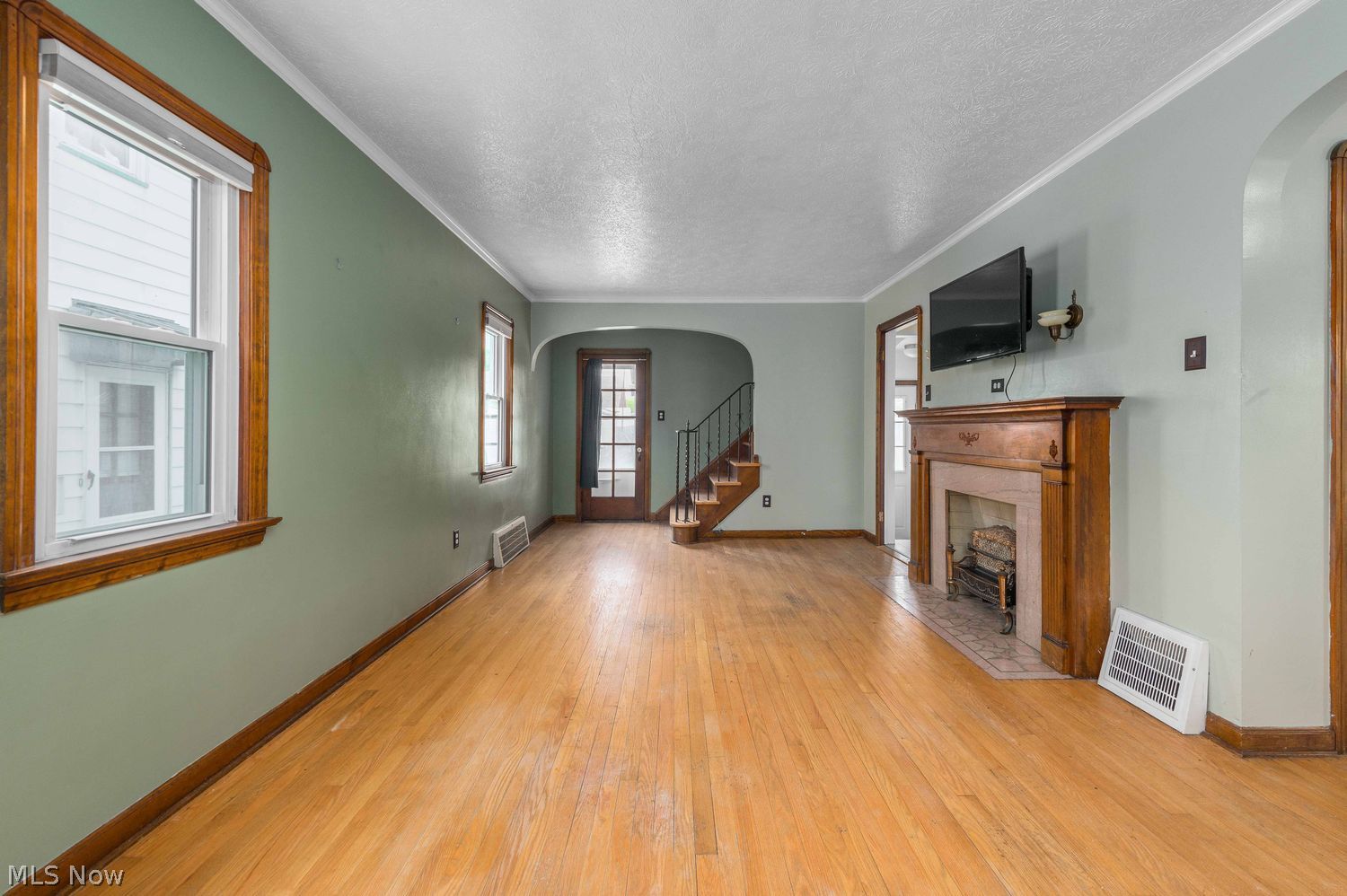 6101 Parkridge Avenue Cleveland OH 44144