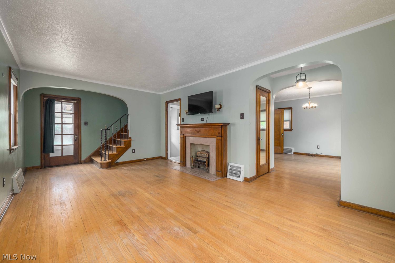 6101 Parkridge Avenue Cleveland OH 44144