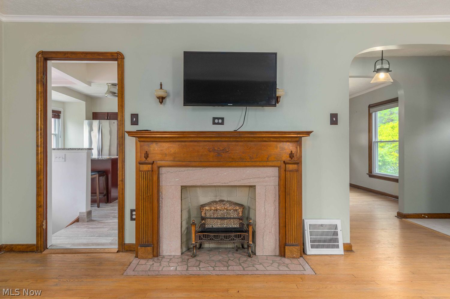 6101 Parkridge Avenue Cleveland OH 44144