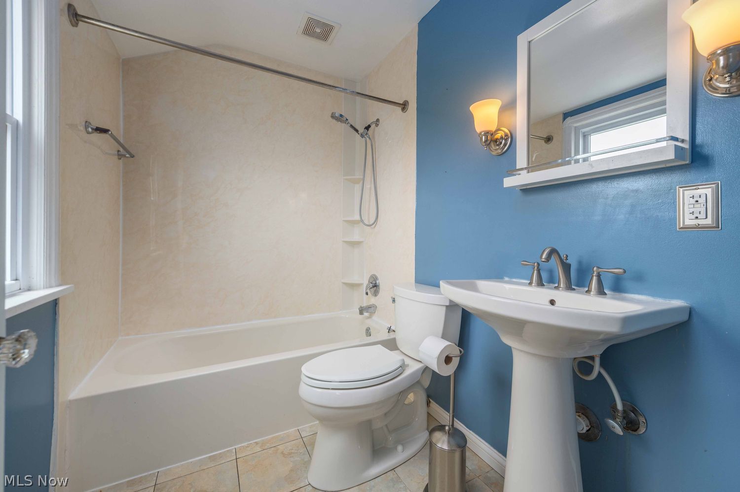 6101 Parkridge Avenue Cleveland OH 44144