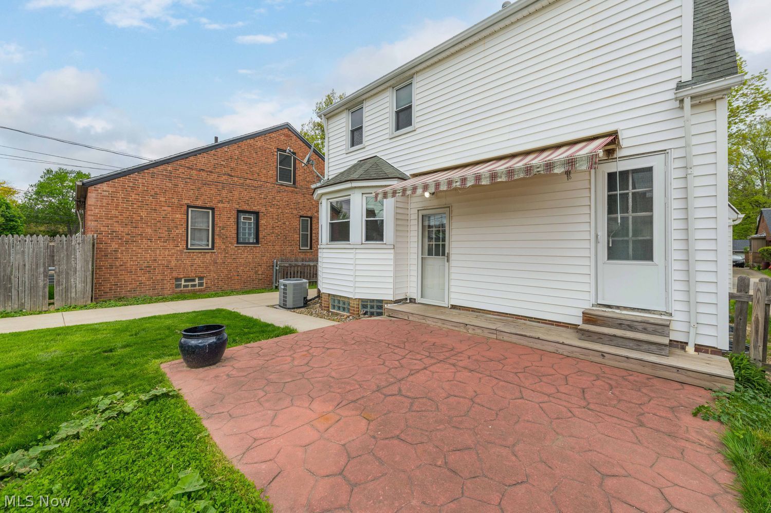 6101 Parkridge Avenue Cleveland OH 44144