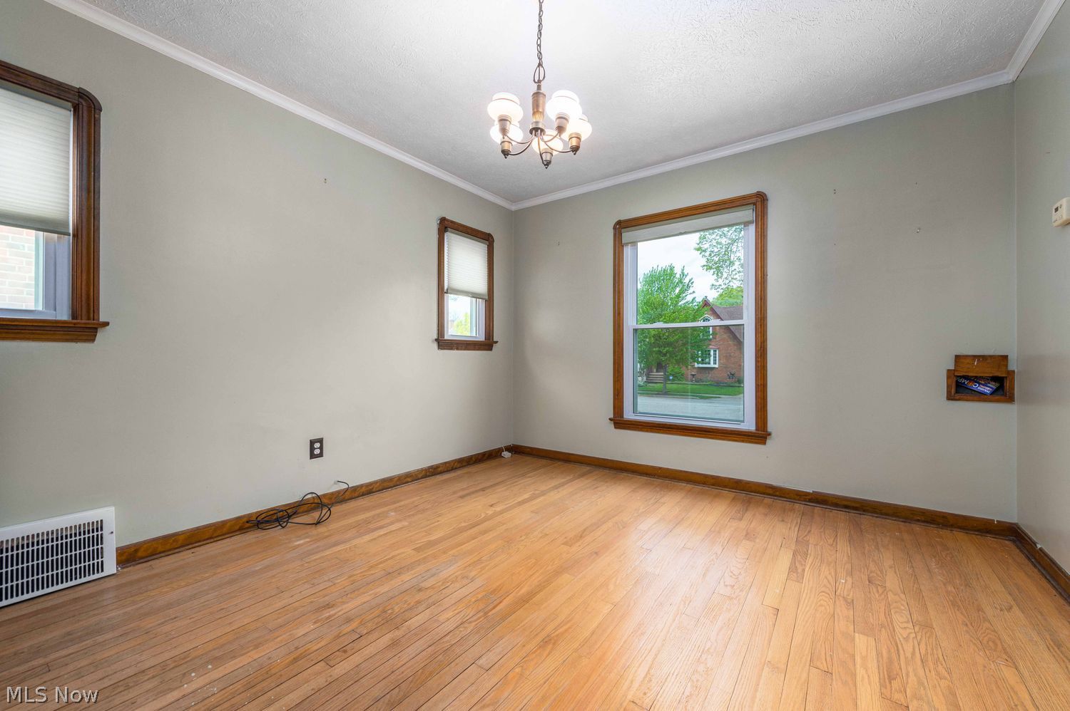 6101 Parkridge Avenue Cleveland OH 44144