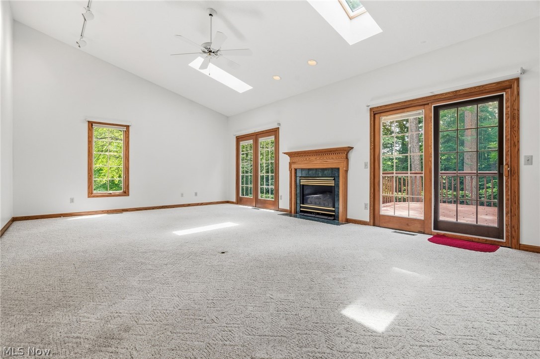 1524 Whittier Street NE Canton OH 44721