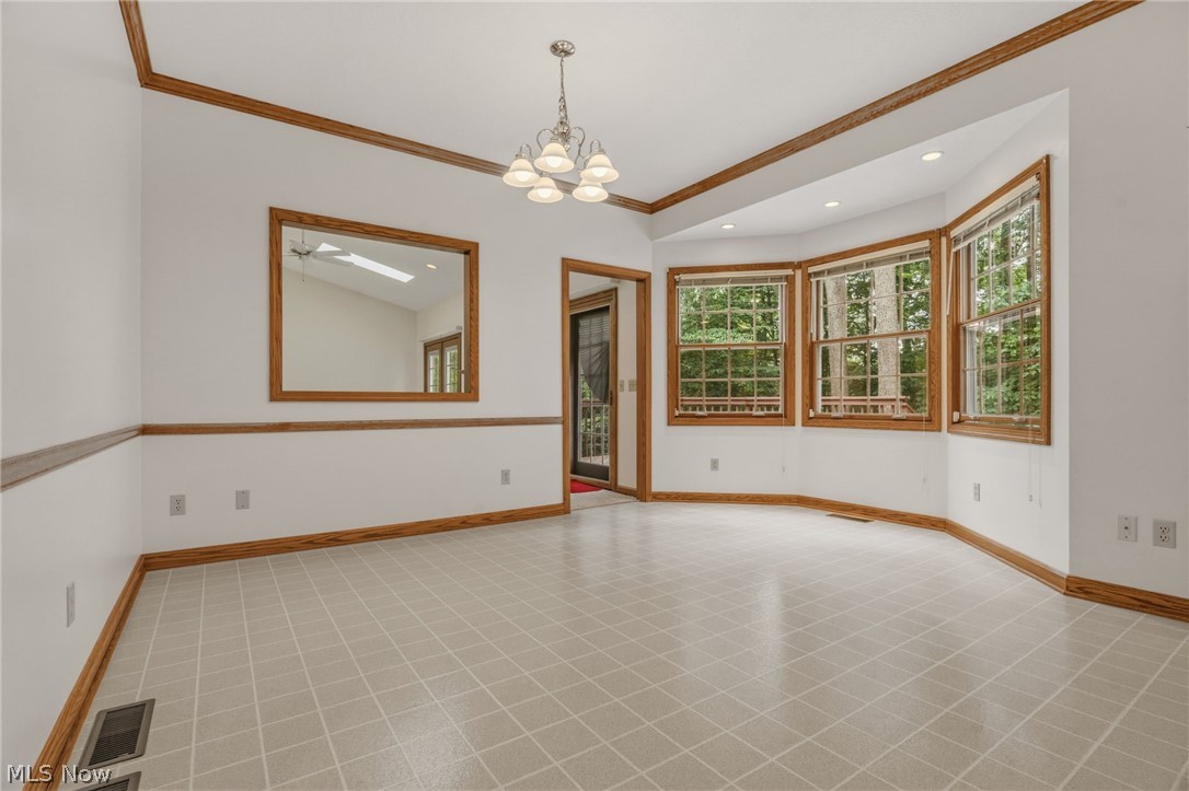 1524 Whittier Street NE Canton OH 44721