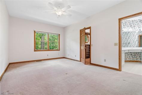 1524 Whittier Street NE Canton OH 44721