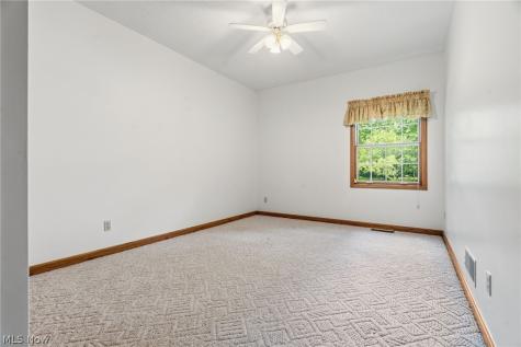 1524 Whittier Street NE Canton OH 44721