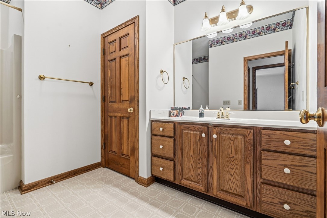 1524 Whittier Street NE Canton OH 44721
