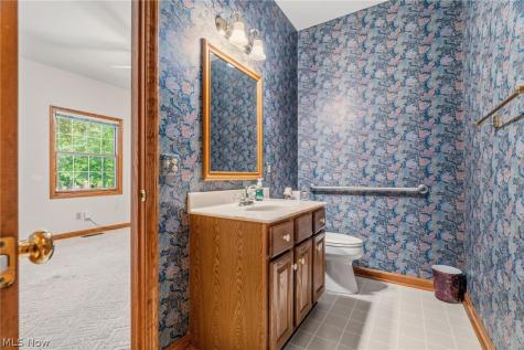 1524 Whittier Street NE Canton OH 44721