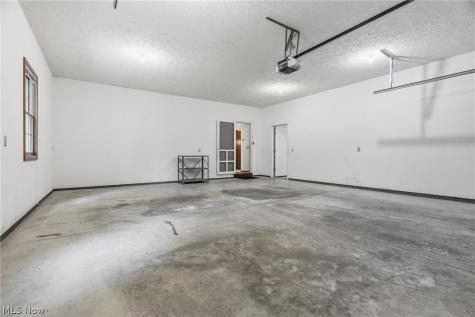 1524 Whittier Street NE Canton OH 44721