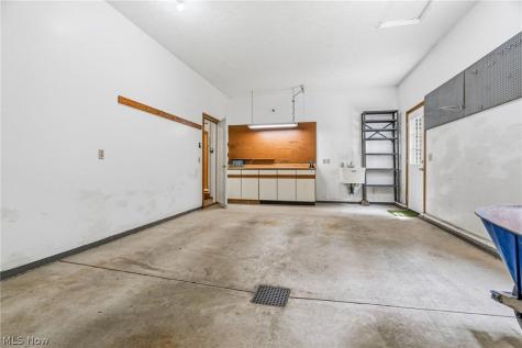 1524 Whittier Street NE Canton OH 44721