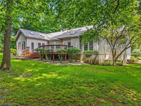 1524 Whittier Street NE Canton OH 44721