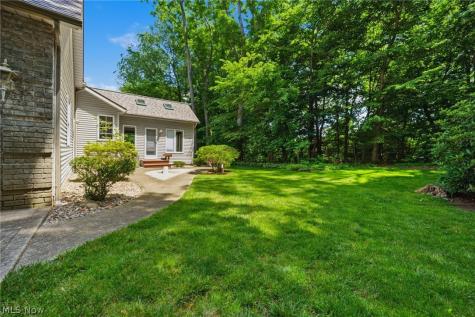1524 Whittier Street NE Canton OH 44721