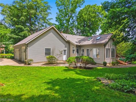 1524 Whittier Street NE Canton OH 44721