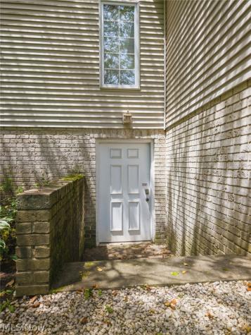 1524 Whittier Street NE Canton OH 44721
