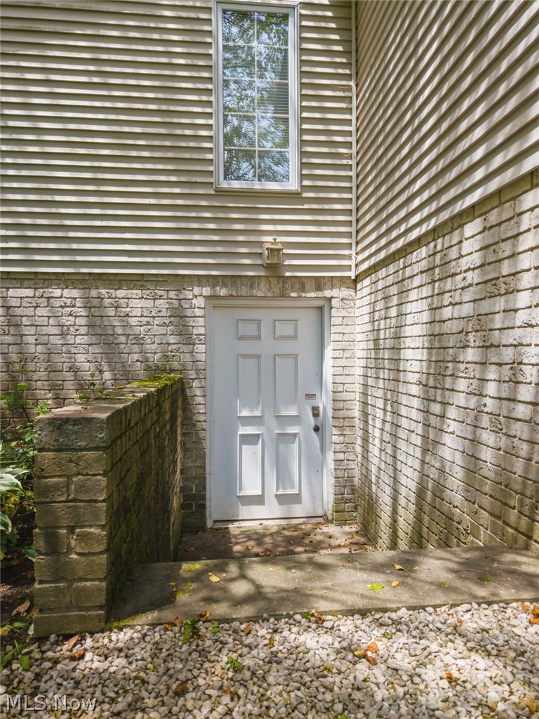 1524 Whittier Street NE Canton OH 44721