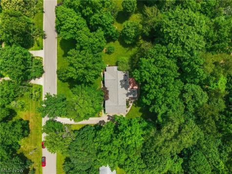 1524 Whittier Street NE Canton OH 44721