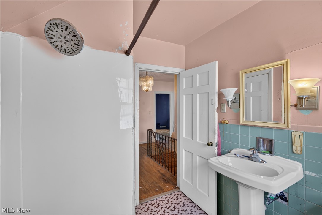 4724 Green Road Warrensville Heights OH 44128