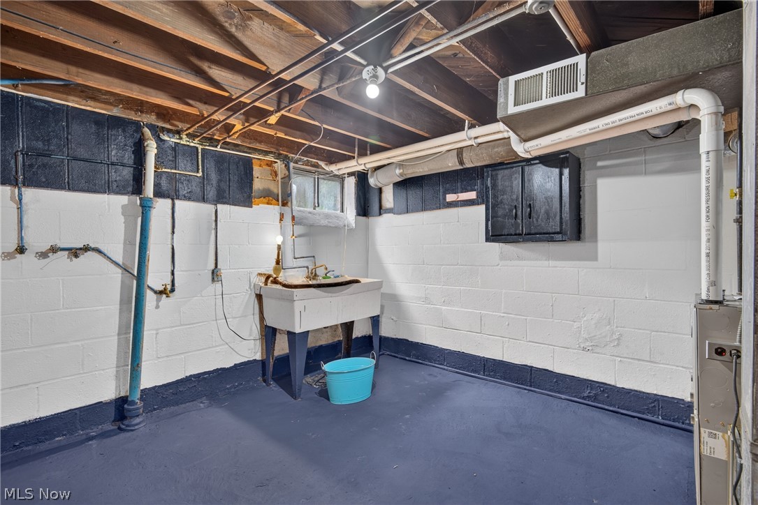 4724 Green Road Warrensville Heights OH 44128