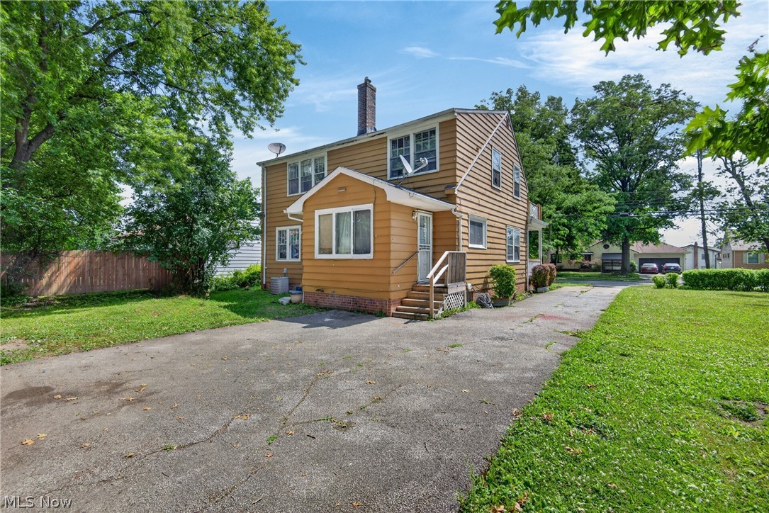 4724 Green Road Warrensville Heights OH 44128