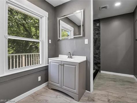 2231 Bellfield Avenue Cleveland Heights OH 44106