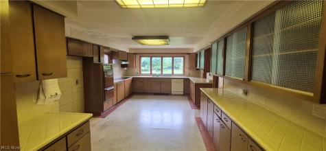 6471 Olde York Road Parma Heights OH 44130