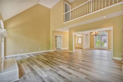 3790 Woodleigh Avenue NW Canton OH 44718