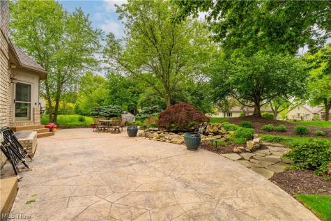 3790 Woodleigh Avenue NW Canton OH 44718