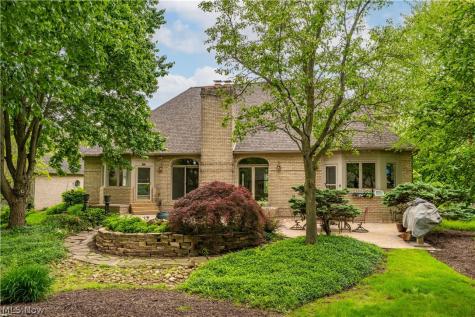 3790 Woodleigh Avenue NW Canton OH 44718
