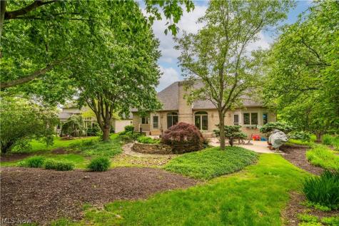 3790 Woodleigh Avenue NW Canton OH 44718