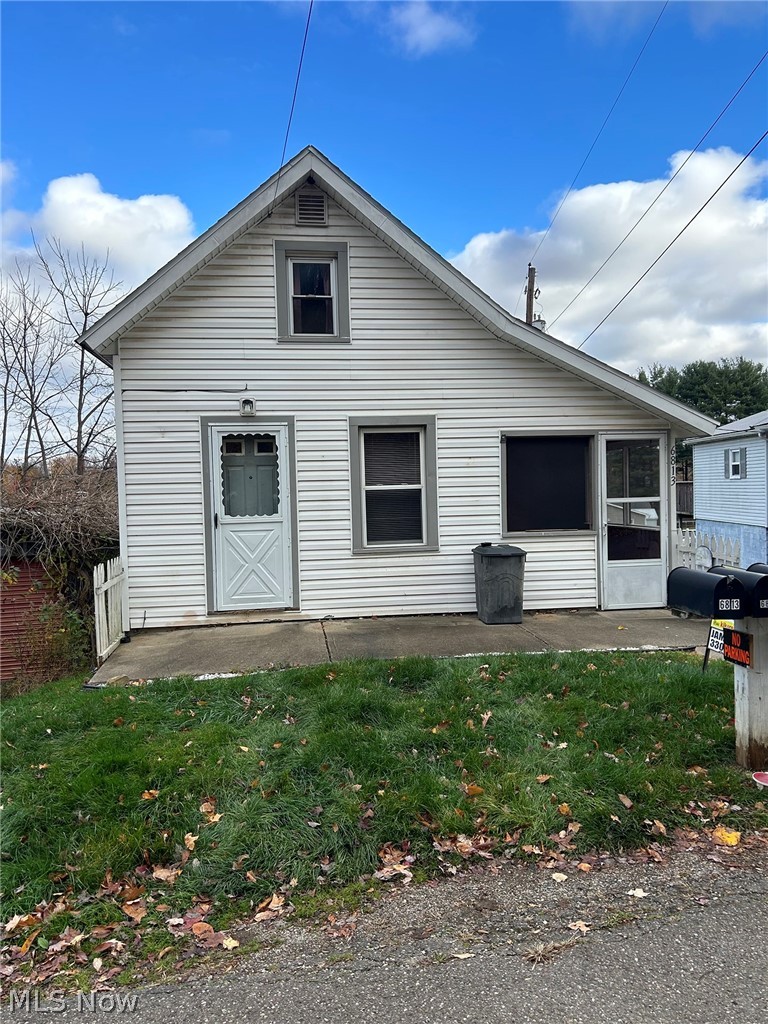 6813 Superior Road SE Uhrichsville OH 44683