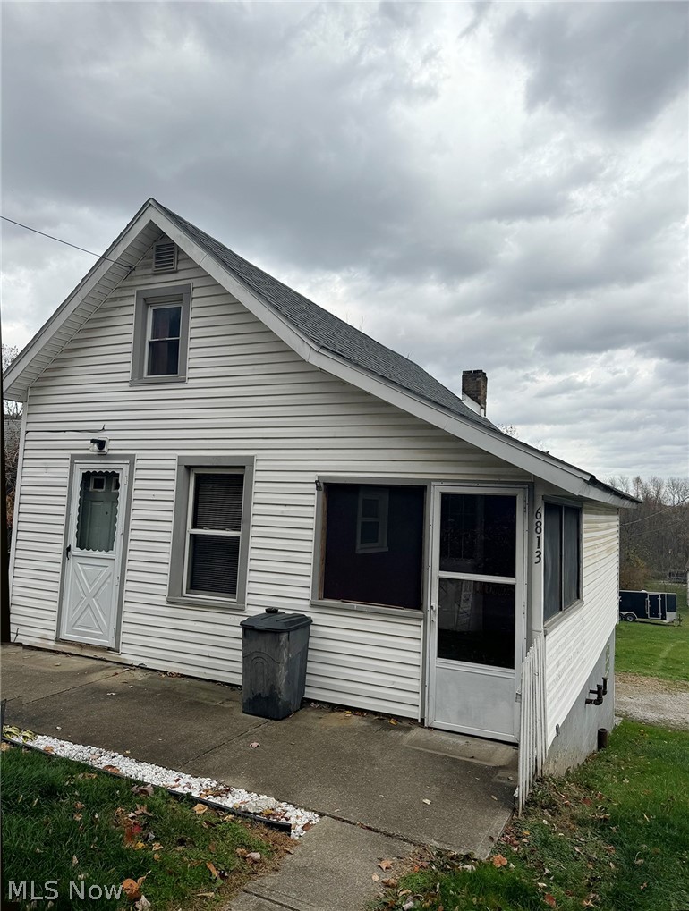 6813 Superior Road SE Uhrichsville OH 44683