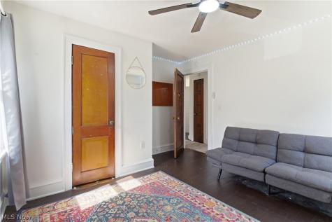 3875 E 38th Street Newburgh Heights OH 44105