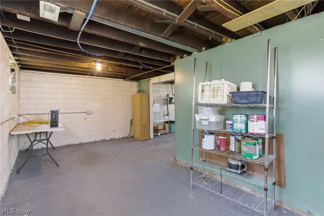 3875 E 38th Street Newburgh Heights OH 44105