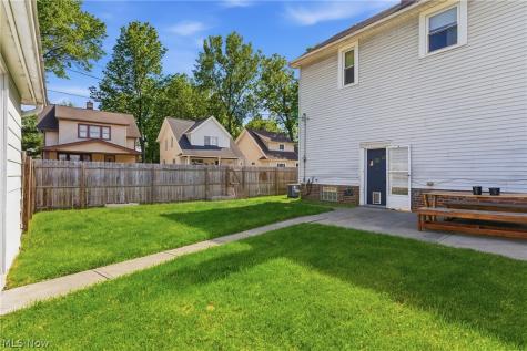3875 E 38th Street Newburgh Heights OH 44105