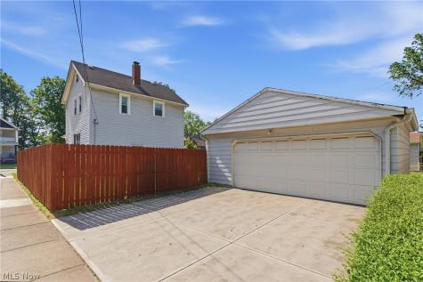 3875 E 38th Street Newburgh Heights OH 44105