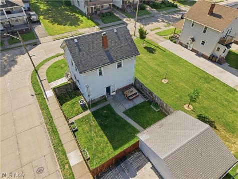 3875 E 38th Street Newburgh Heights OH 44105