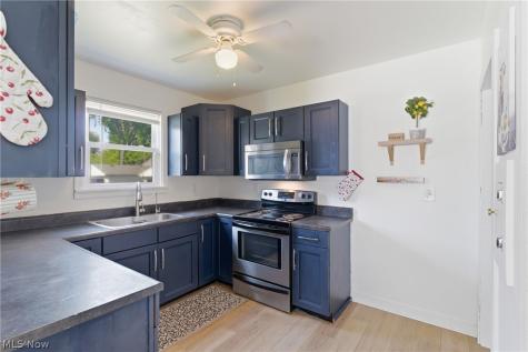 3875 E 38th Street Newburgh Heights OH 44105