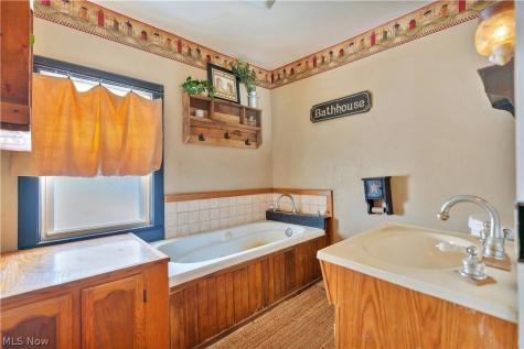 13222 Lexington Avenue NE Alliance OH 44601
