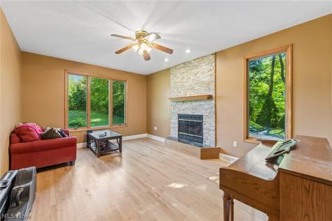 4311 Wadsworth Road Norton OH 44203