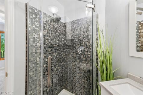 4311 Wadsworth Road Norton OH 44203